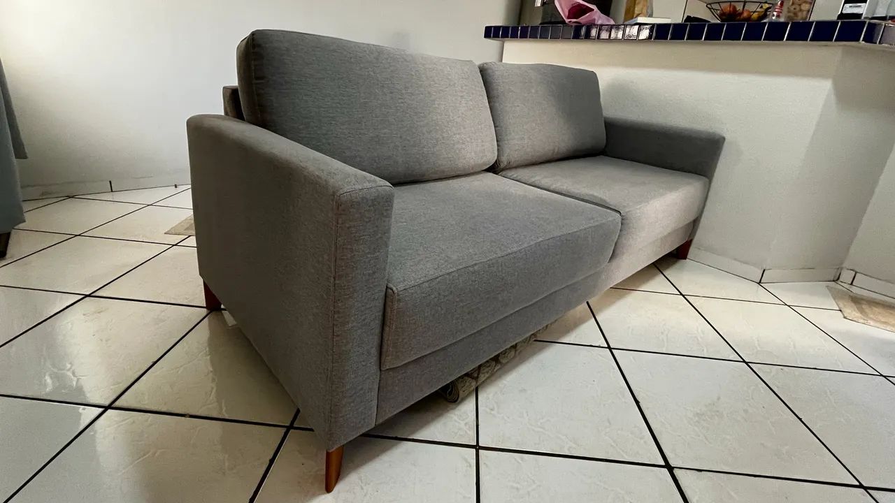 Sofá Cinza elegante - Apenas 3 meses de uso