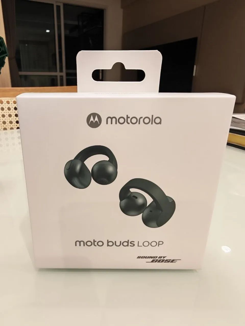 Fone de ouvido bluetooth Motorola Moto Buds Loop (sound by Bose) - Lacrado