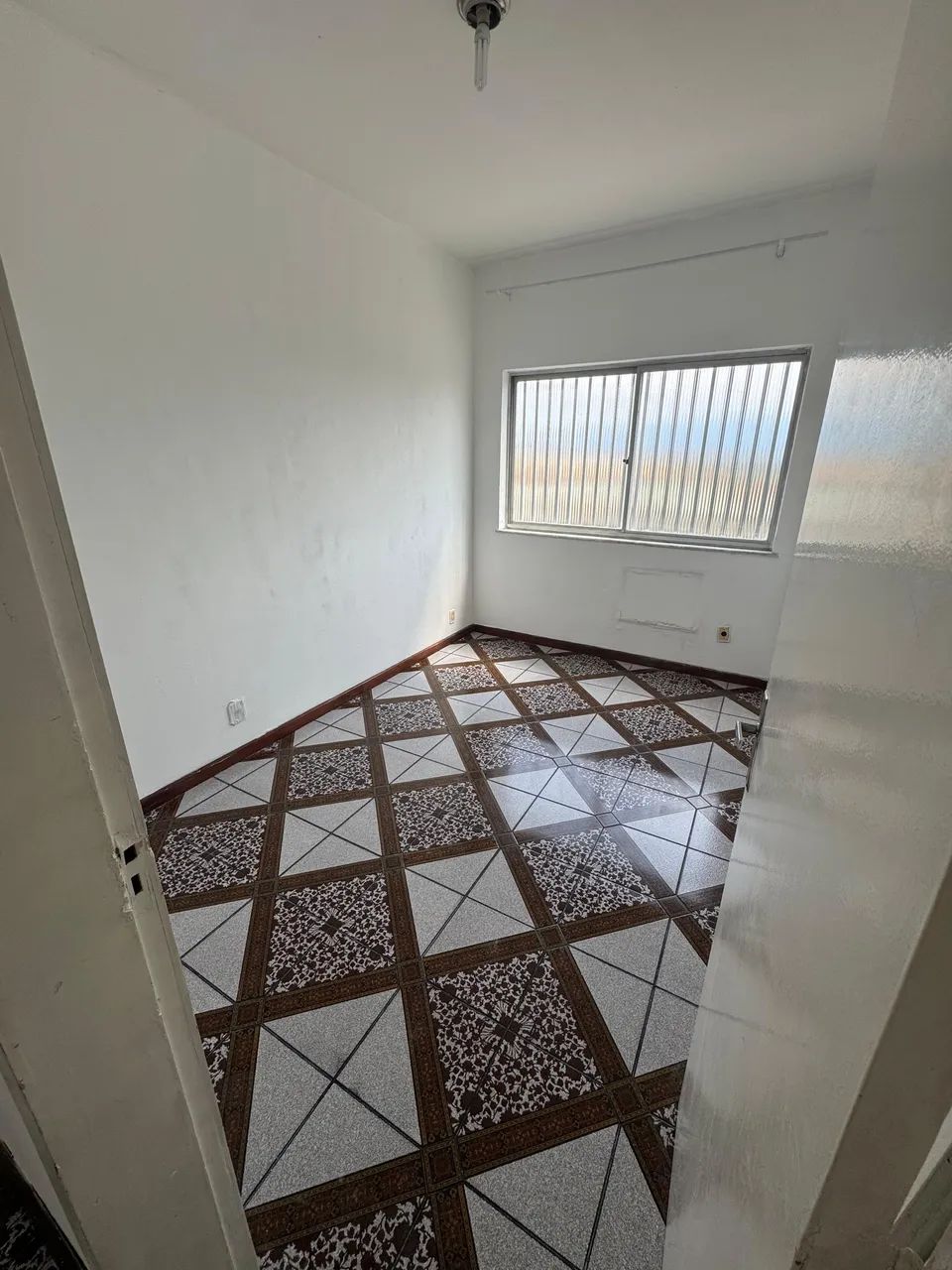 ALUGO ÓTIMO APARTAMENTO EM REALENGO  - Foto 4