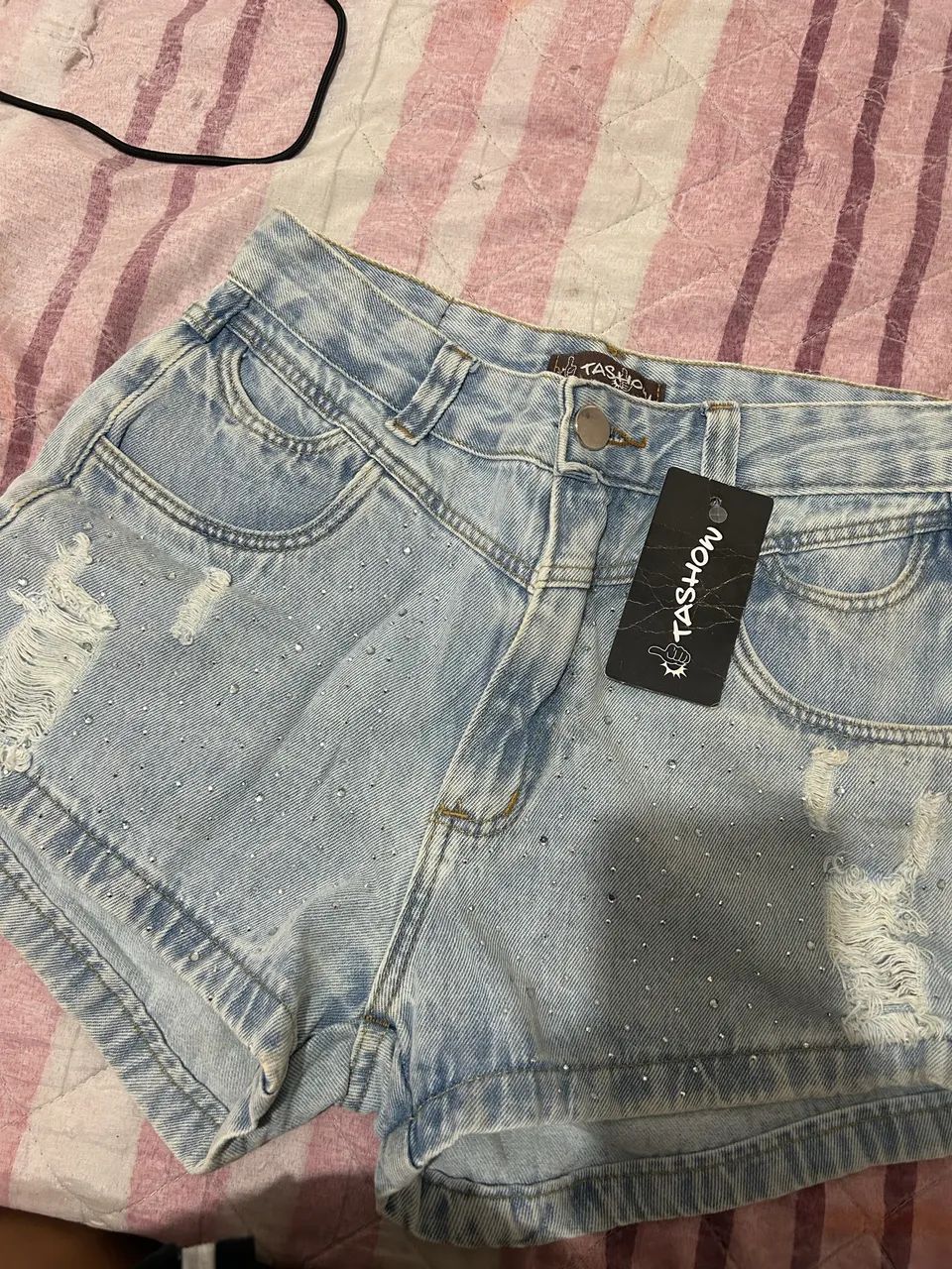 Vendo short com strass - Foto 3