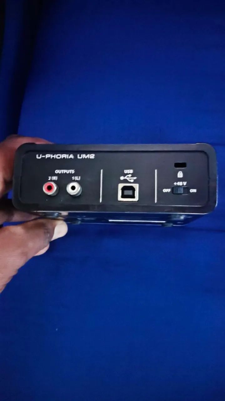Placa de audio Behringer um2  - Foto 2