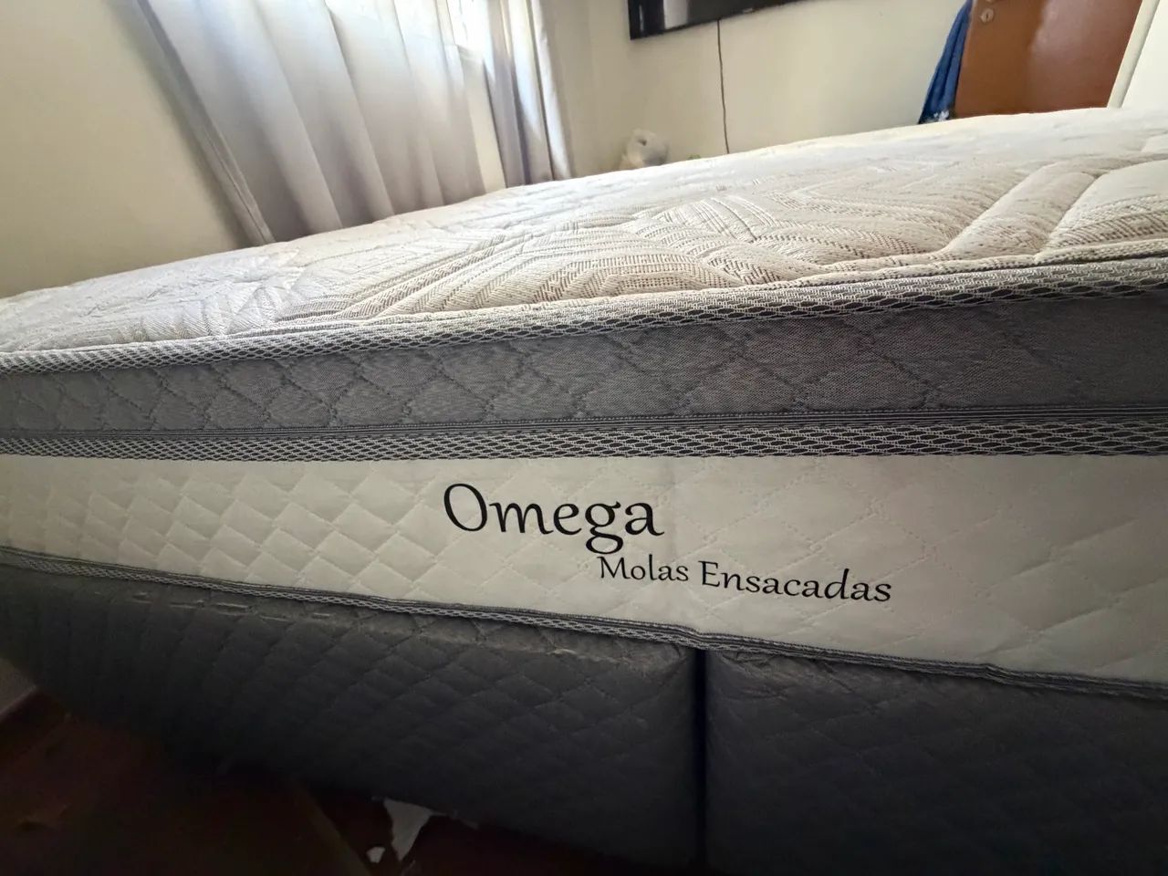 Cama Queen Nova usada 