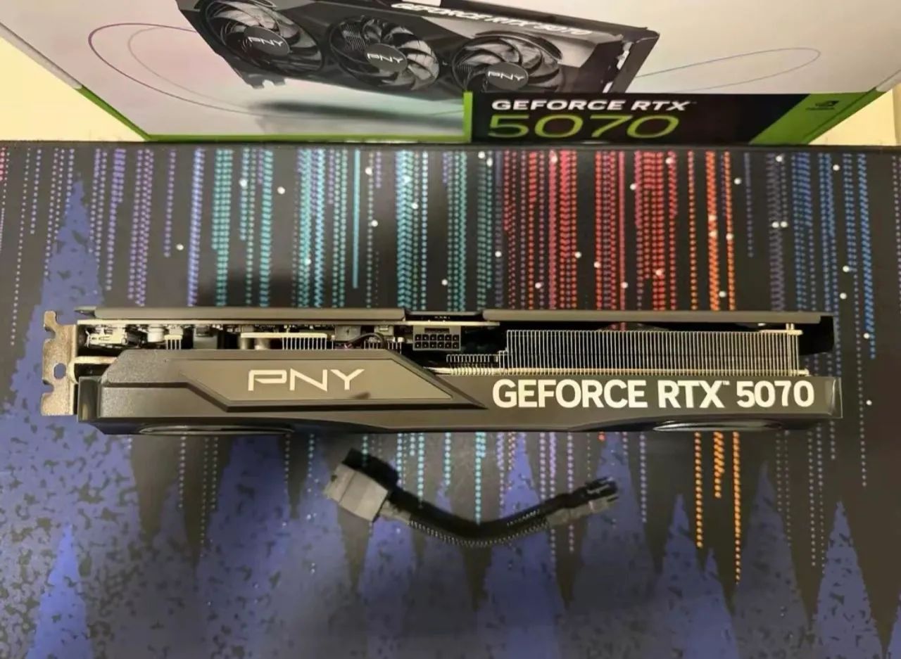 RTX 5070 12GB TRIPLE FAN - LACRADA - Foto 4