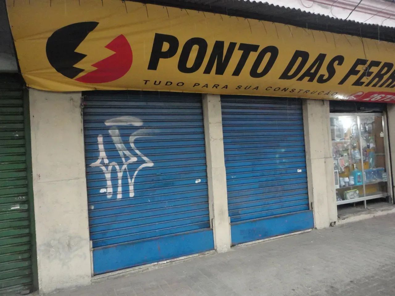 Lojas espaçosas para aluguel em Centro - Duque de Caxias - RJ
