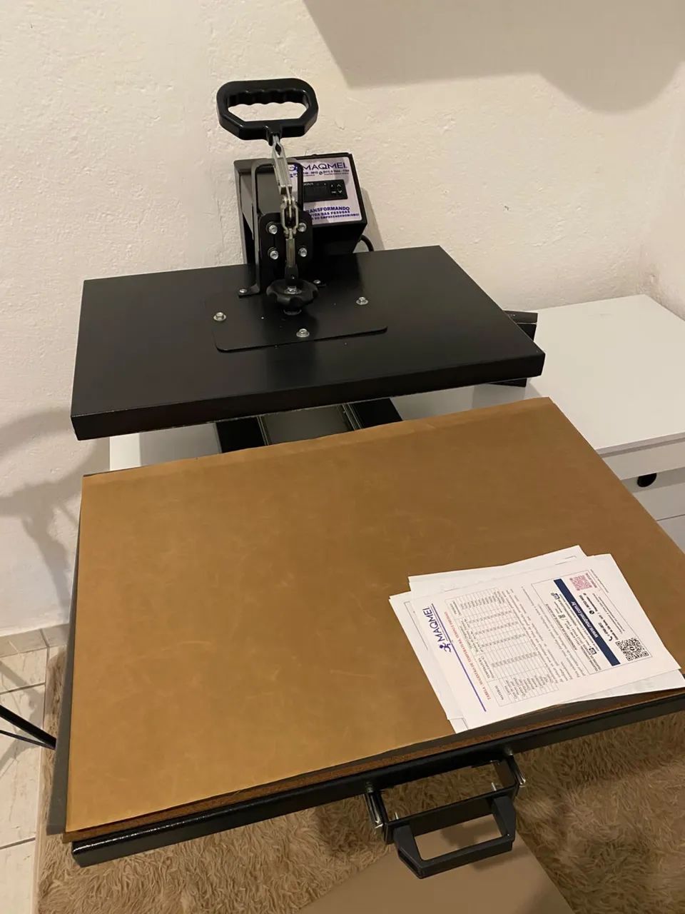 Prensa Térmica MAQMEI 40x60cm ? praticamente nova + NF