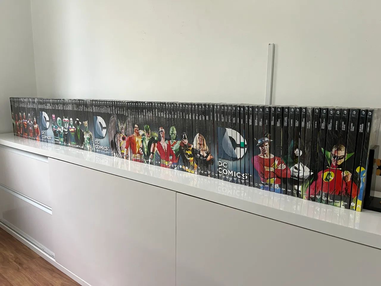 Coleção DC Comics Graphic Novels Eaglemoss completa Lacrada - Foto 2