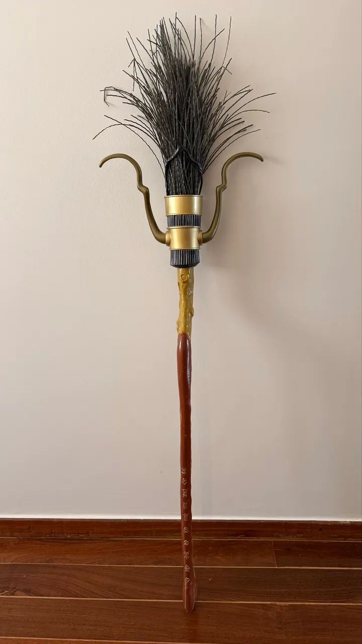 Vassoura Harry Potter Firebolt Oficial Warner Bros / Universal Studios