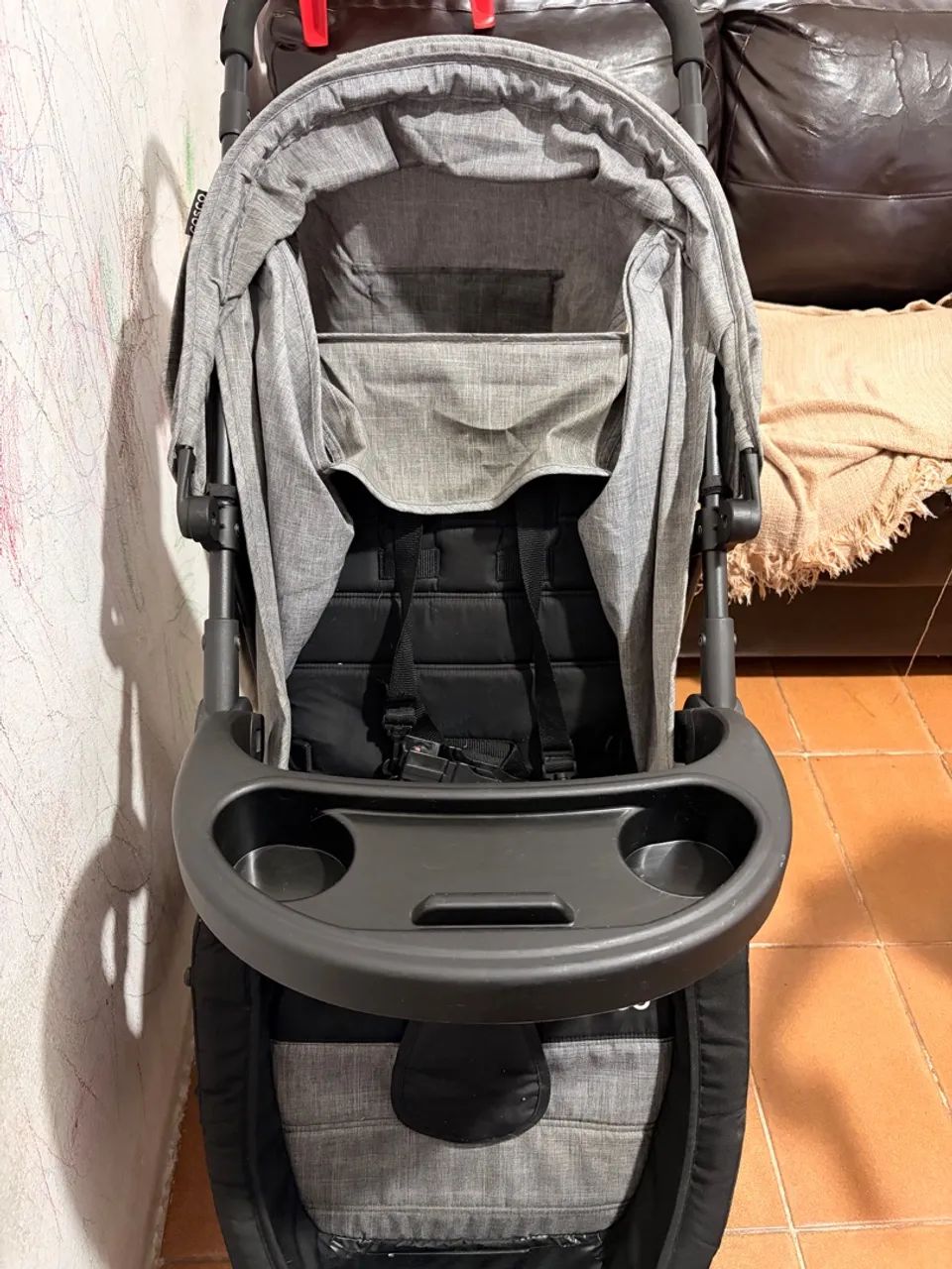 Carrinho de bebê com bebê conforto - Foto 2