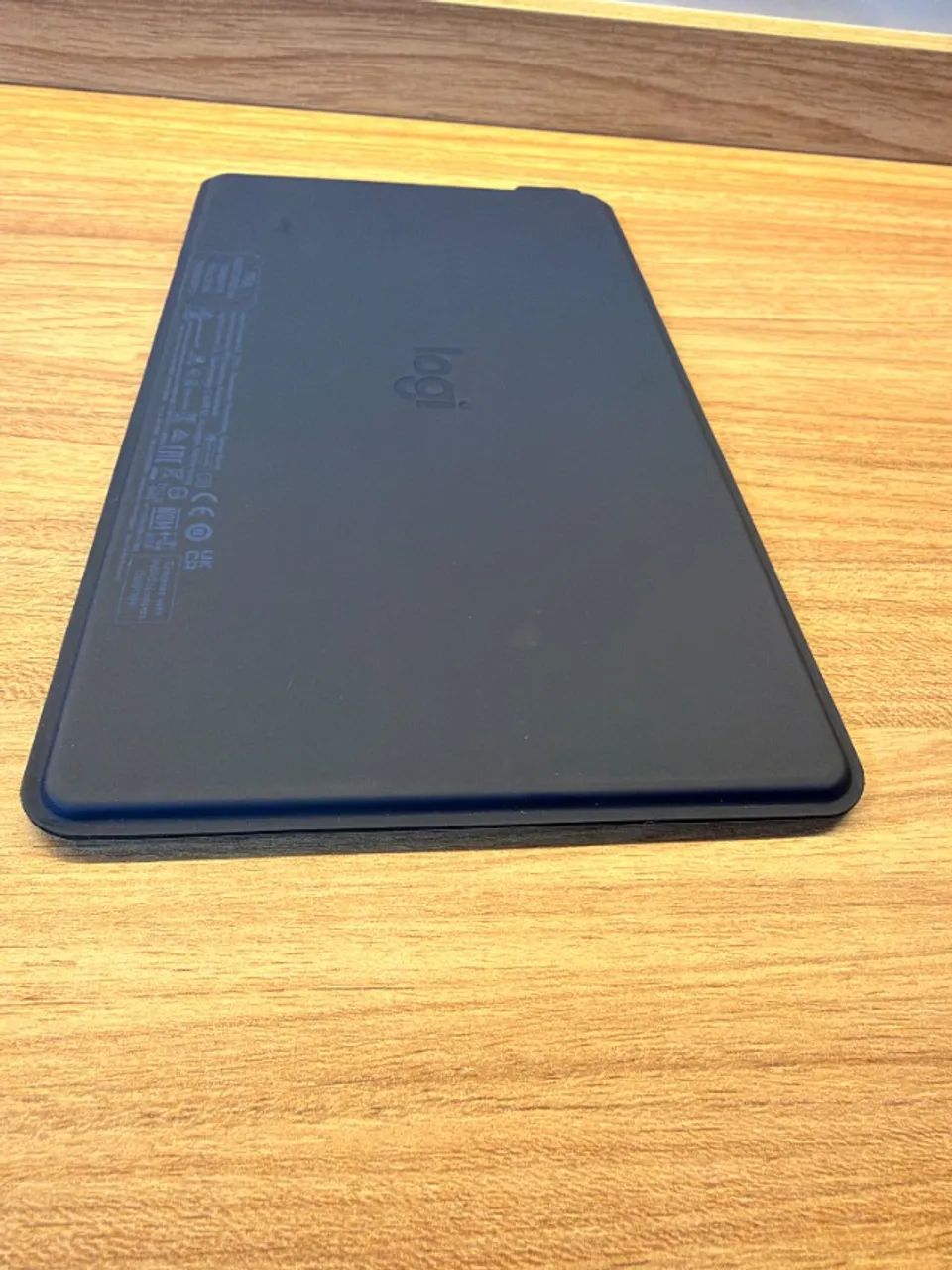 Teclado Bluetooth Logitech Keys-to-Go com caixa e acessórios - Foto 4