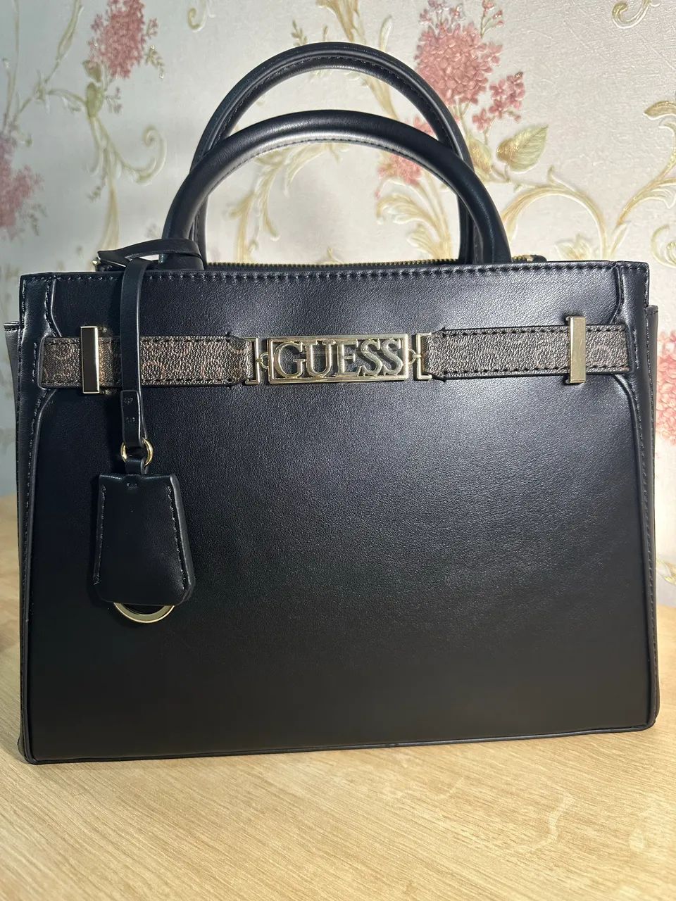 Bolsa Guess preta ombro
