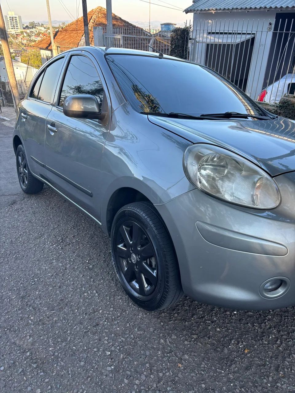 Nissan March 2013