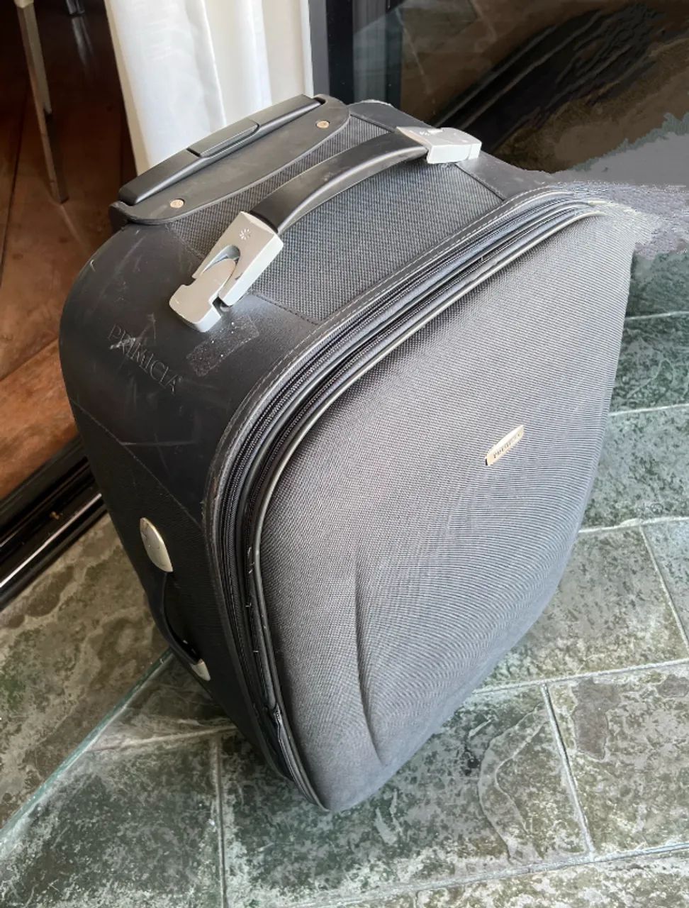 Mala de viagem Primicia 23kg preta expansível - Foto 2