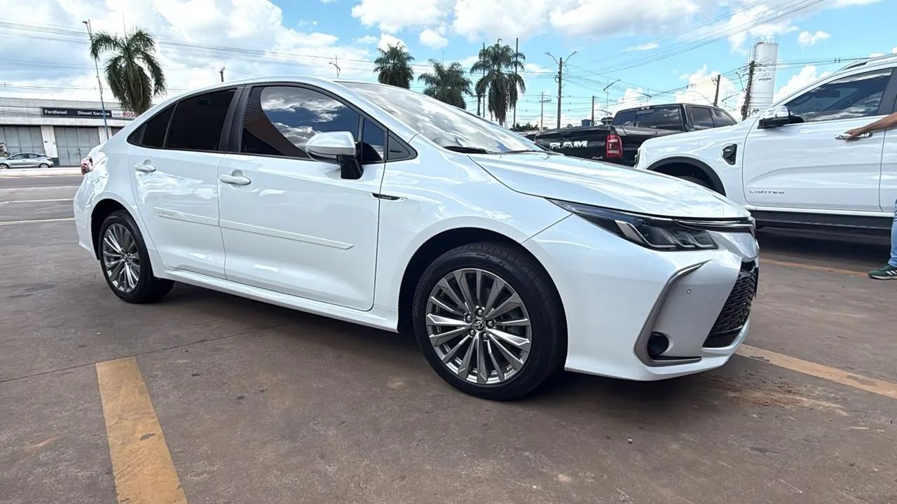 Toyota Corolla XEI 2.0 Flex 16V Aut. 2024 - Foto 2