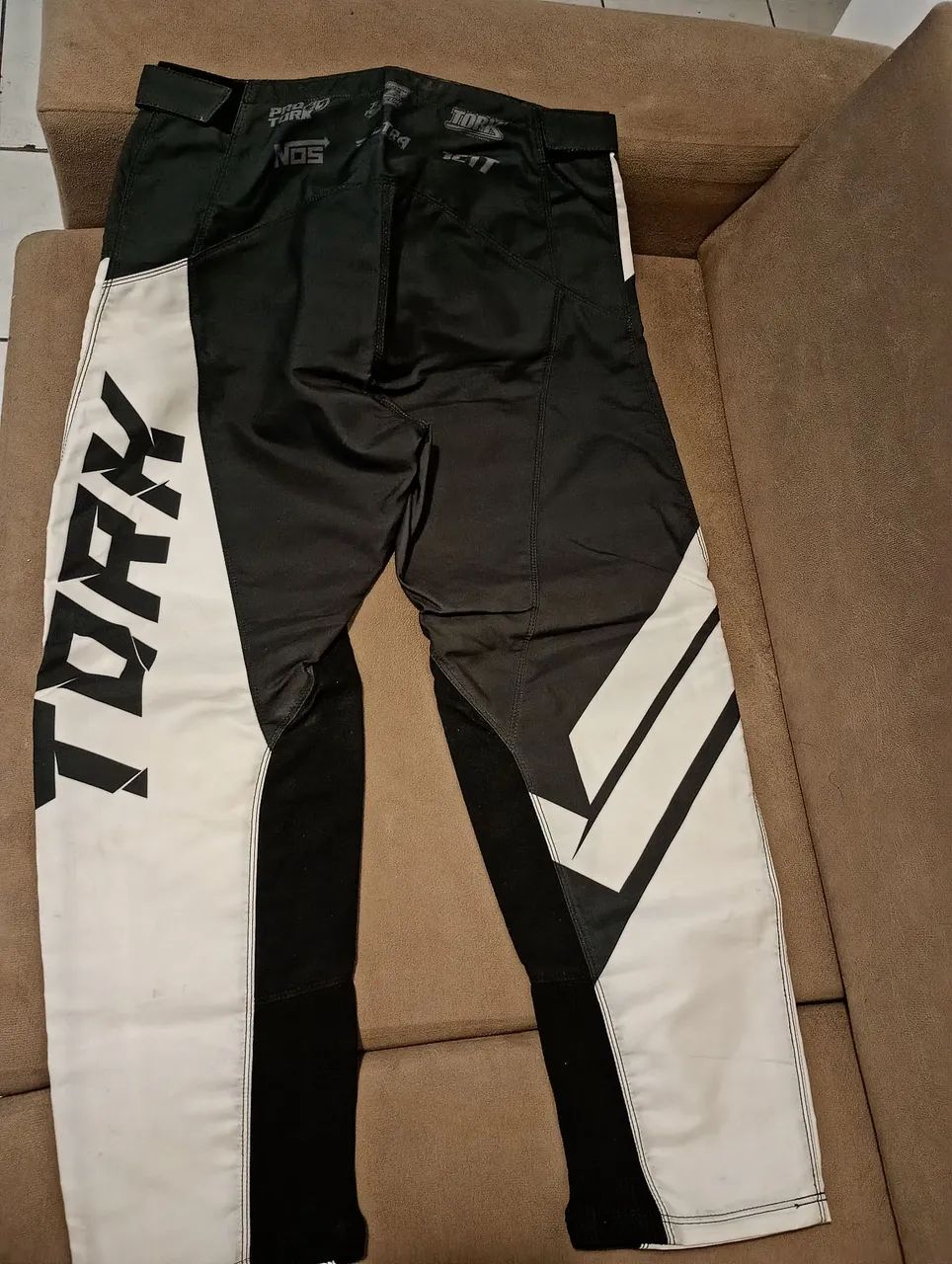 Calça pra trilha de moto  nova sem defeito 