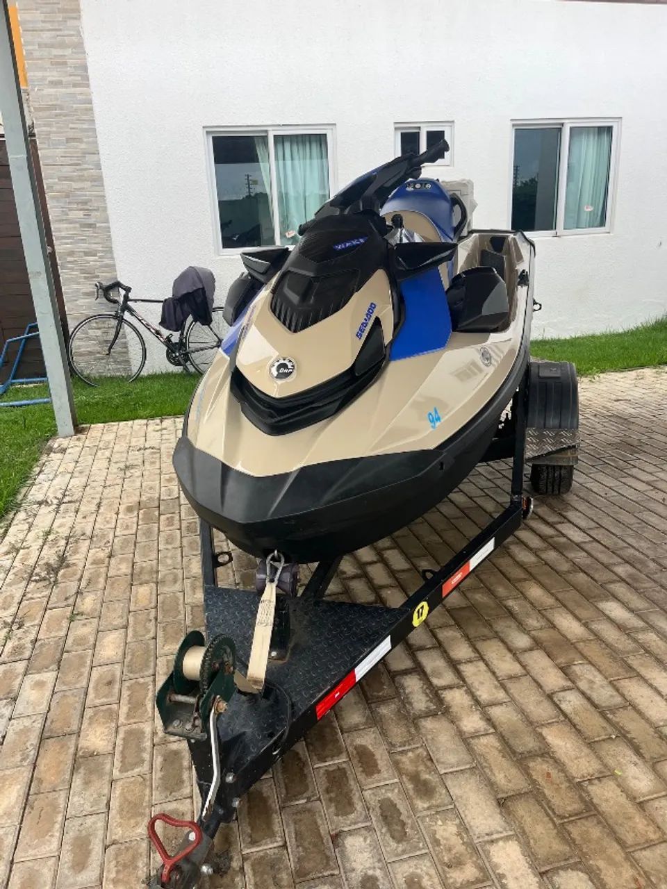 Jet ski Sea-Doo Wake 170 