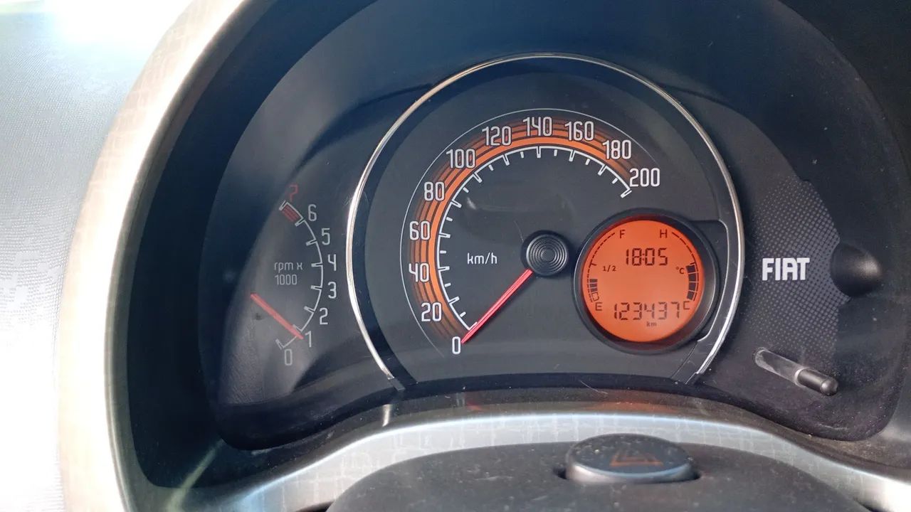 Fiat Uno WAY 1.4 EVO Fire Flex 8V 5P 2011 - Foto 5