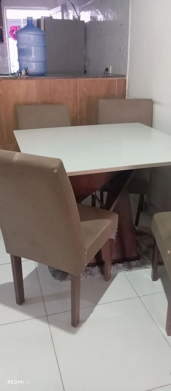 Vende-se mesa de jantar com 4 cadeiras ,  - Foto 2