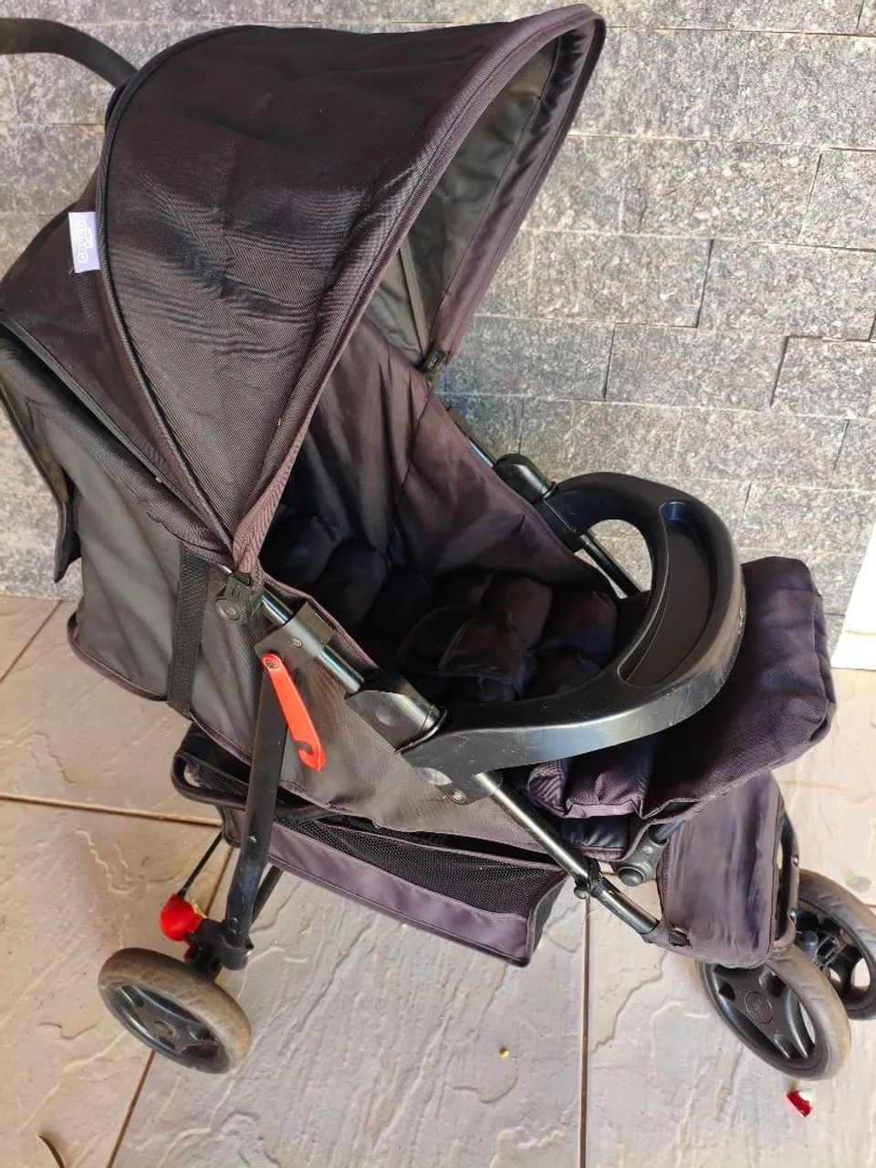 Carrinho de bebê com bebê conforto  - Foto 2