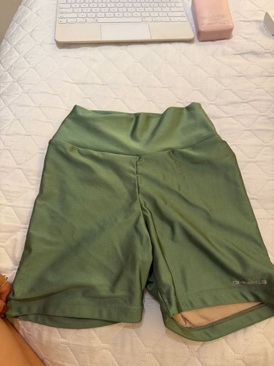 shorts de academia verde