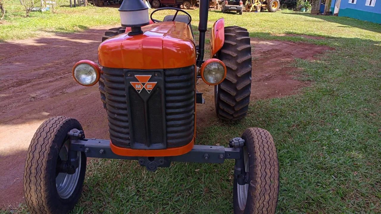 Trator MF 50× - Foto 2