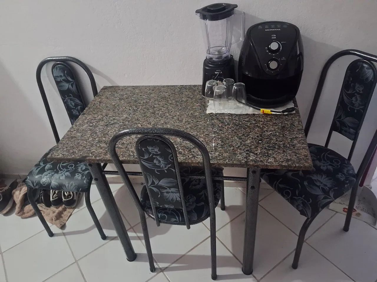 Conjunto de mesa granito com 4 cadeira  - Foto 3