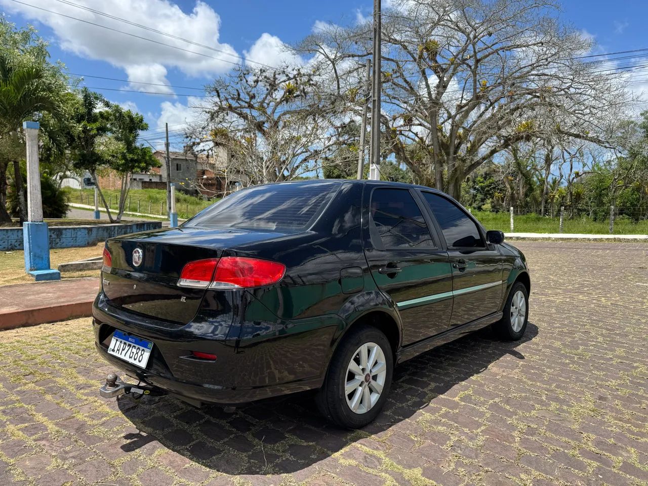 Fiat Siena EL 1.0 MPI Fire Flex 8V 4P 2010 - Foto 2