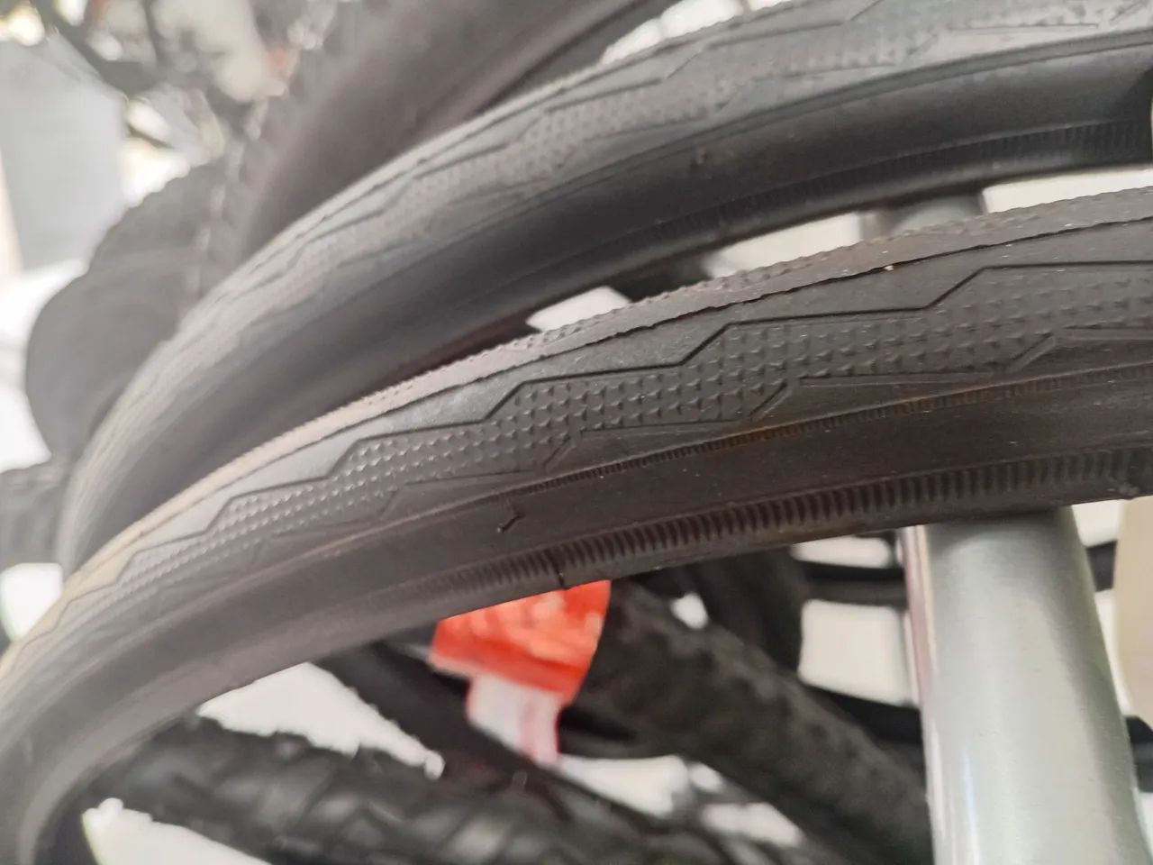 Pneu Pirelli Tornado Alfa 700x23  - Foto 2