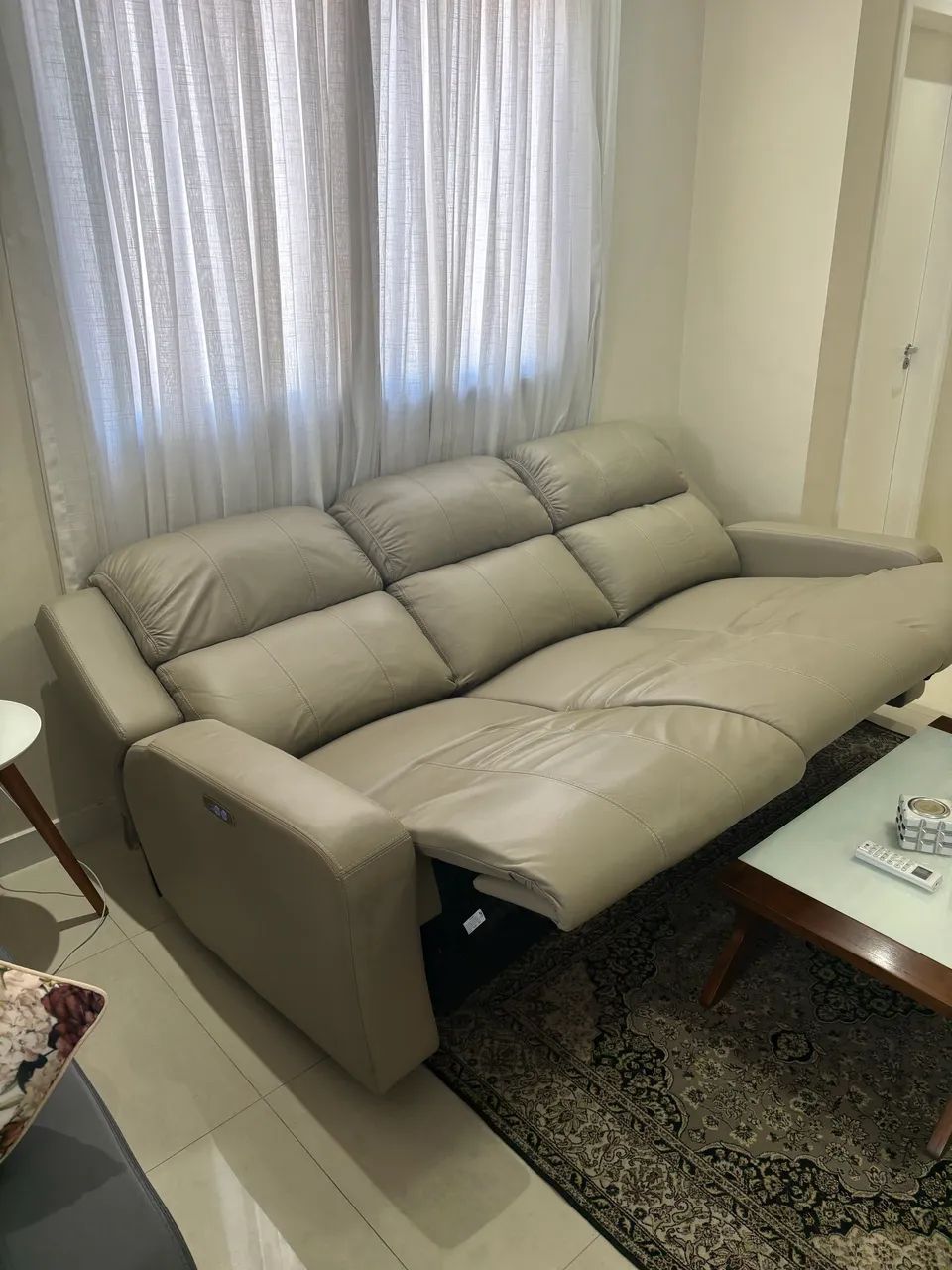 Sofá Plenitude Design, couro, três módulos de 64cm. - Foto 2