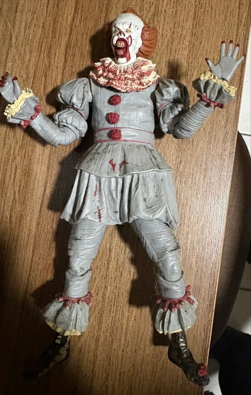 Neca bootleg: Pennywise (IT) - Foto 2
