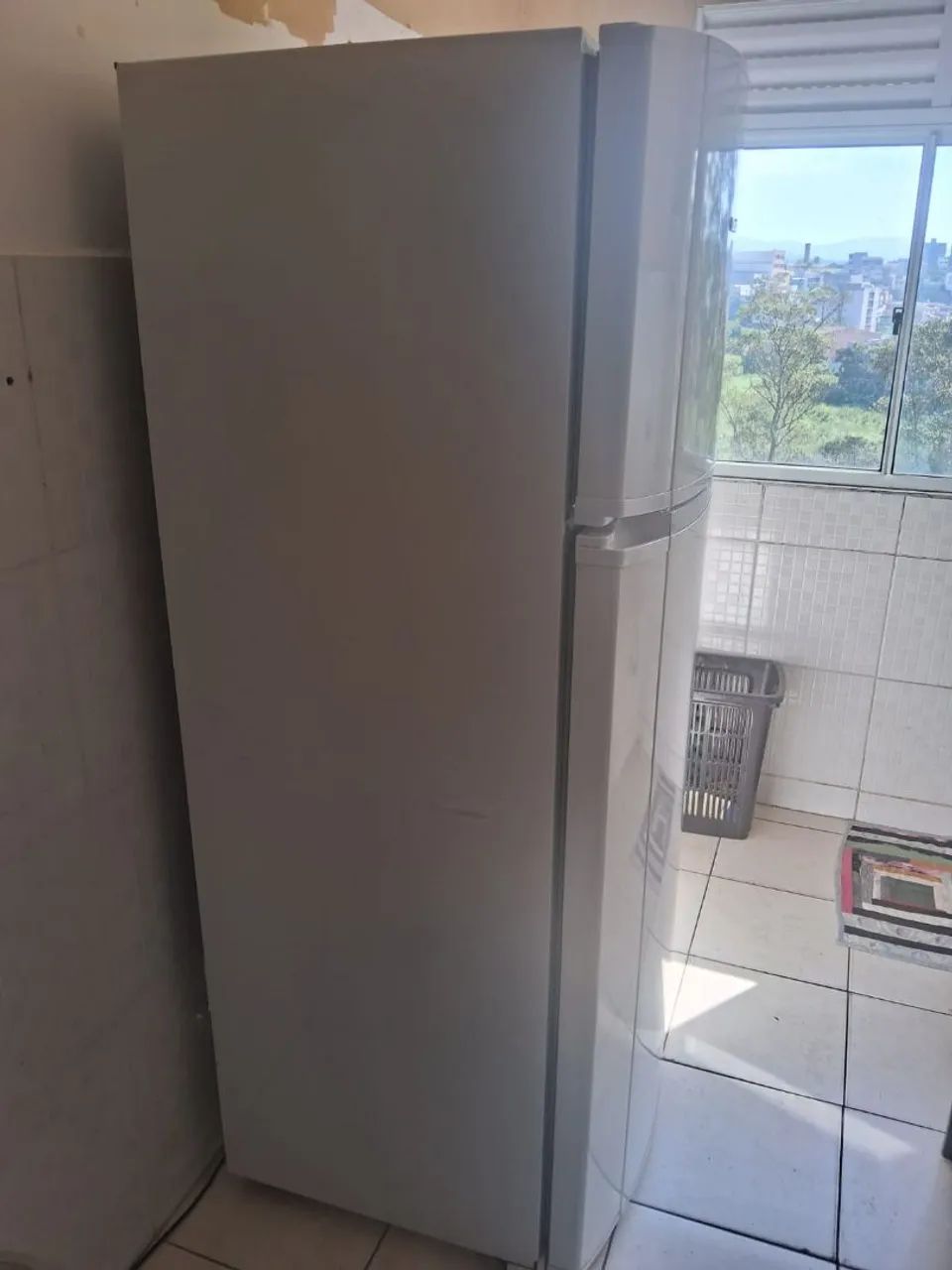 Geladeira e uma cama box  - Foto 3