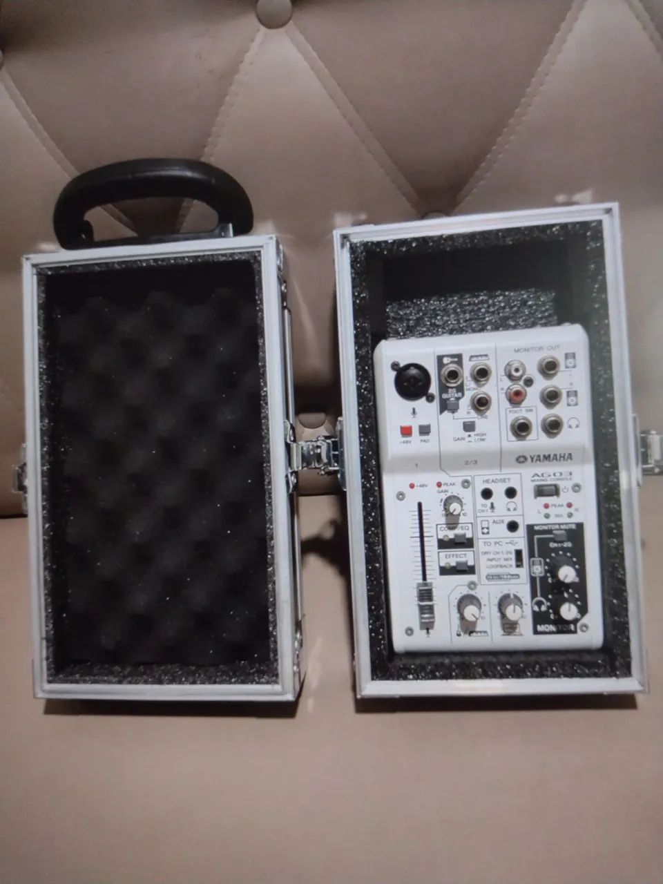 Kit Home Studio e Live Profissional - Yamaha AG03 + AKG + Case. (BETIM) - Foto 3