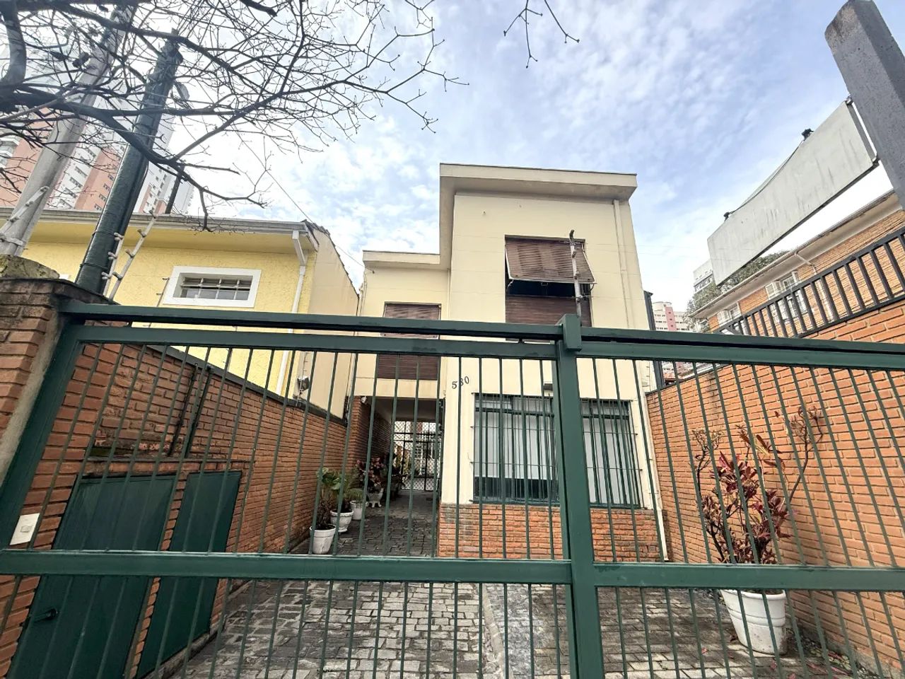 Sobrado para venda em Perdizes com 9 quartos, 213m²