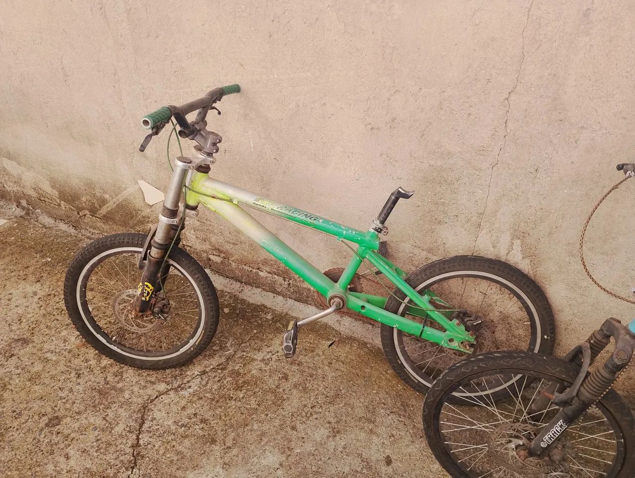 Vendo duas bicicletas aro 20  - Foto 3