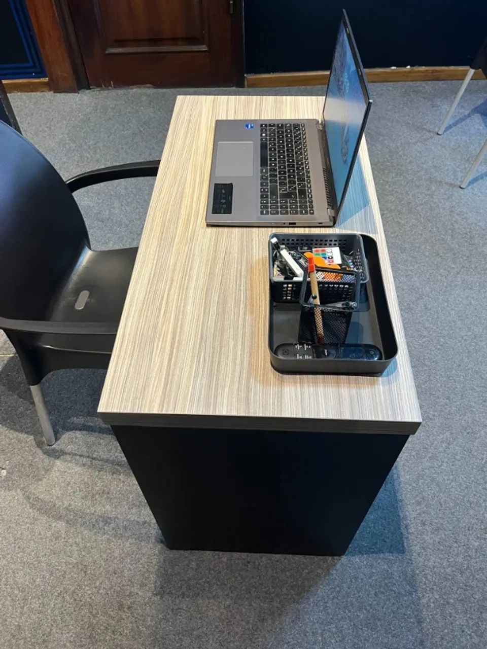 Mesa De Escritório Home Office Moderna (90x45cm) - Perfeito Estado - Foto 4