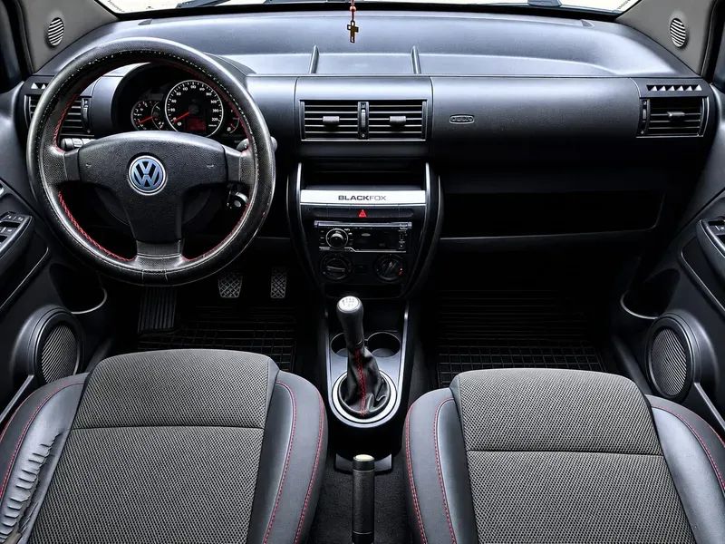 Volkswagen Fox 1.0 Mi Total Flex 8V 3p, foto 2 de 11