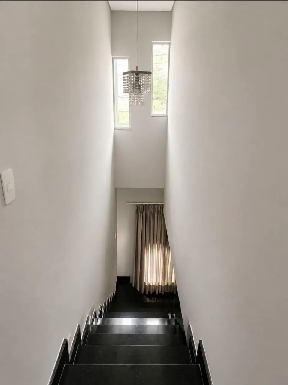 Casa geminada com loja e mobiliada - Foto 2