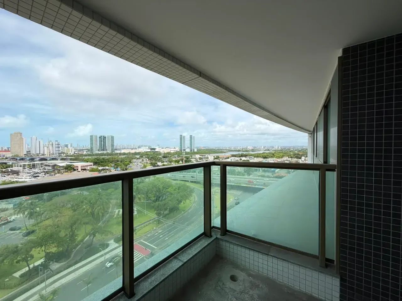 Apartamento com 227m² e 4 Suítes com Luxo e Exclusividade no Mirante do Cais! - Foto 2