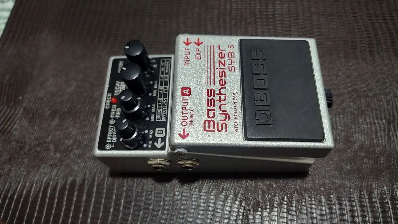 Pedal Boss Bass Synthesizer SYB5 - Instrumentos musicais - Vila