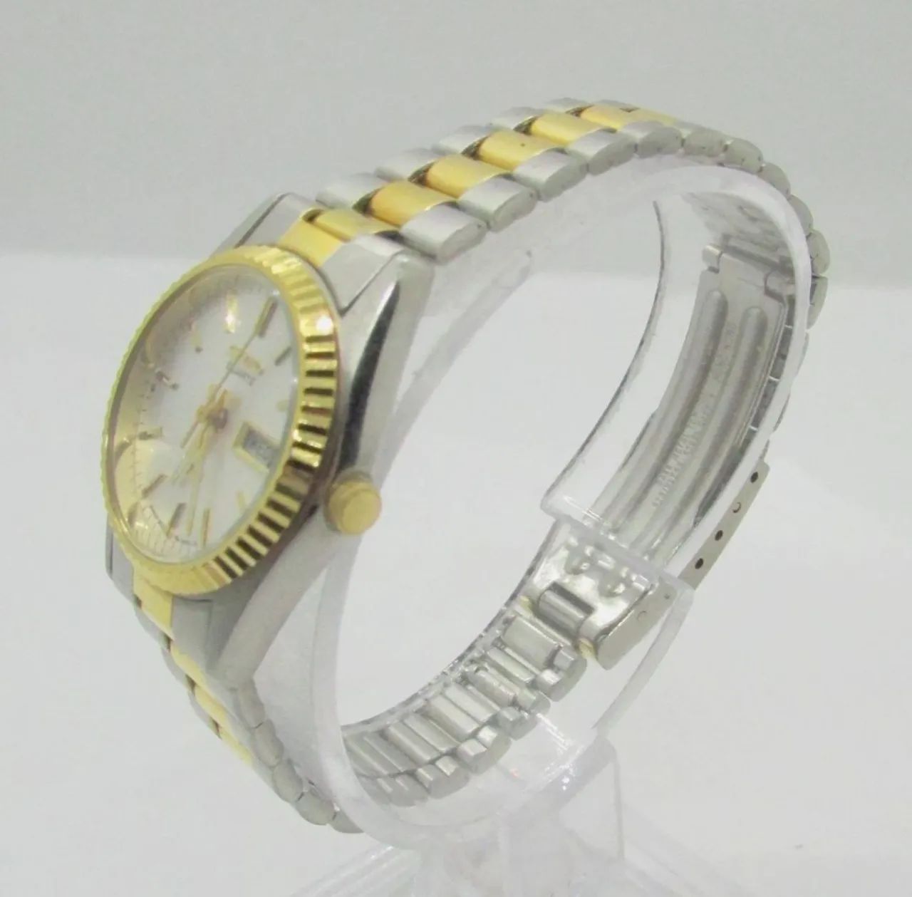 Relógio de pulso SEIKO bicolor prateado com mostrador, dia e data, quartzo, 24 mm