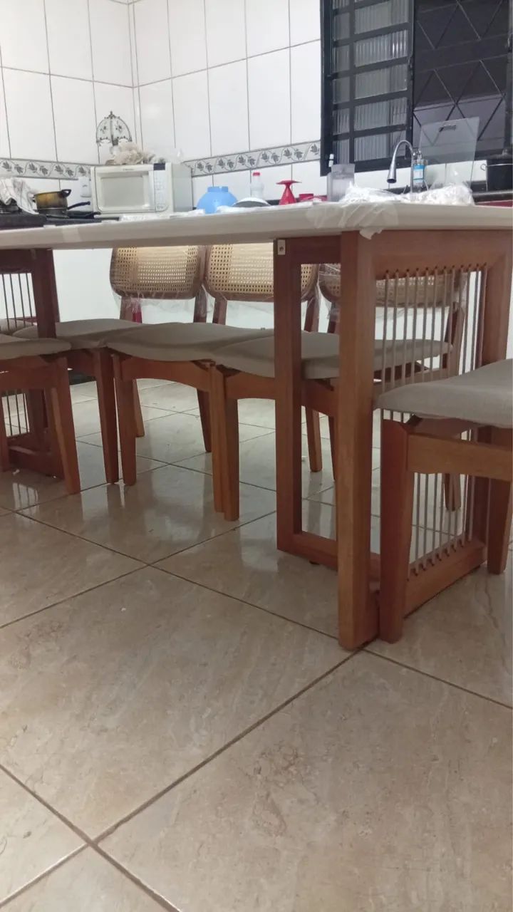 Mesa de Jantar com 8 lugares 100% Madeira  - Foto 2