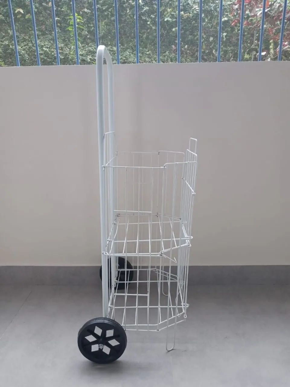 Carrinho Feira Metal Dobrável Branco  - Foto 4