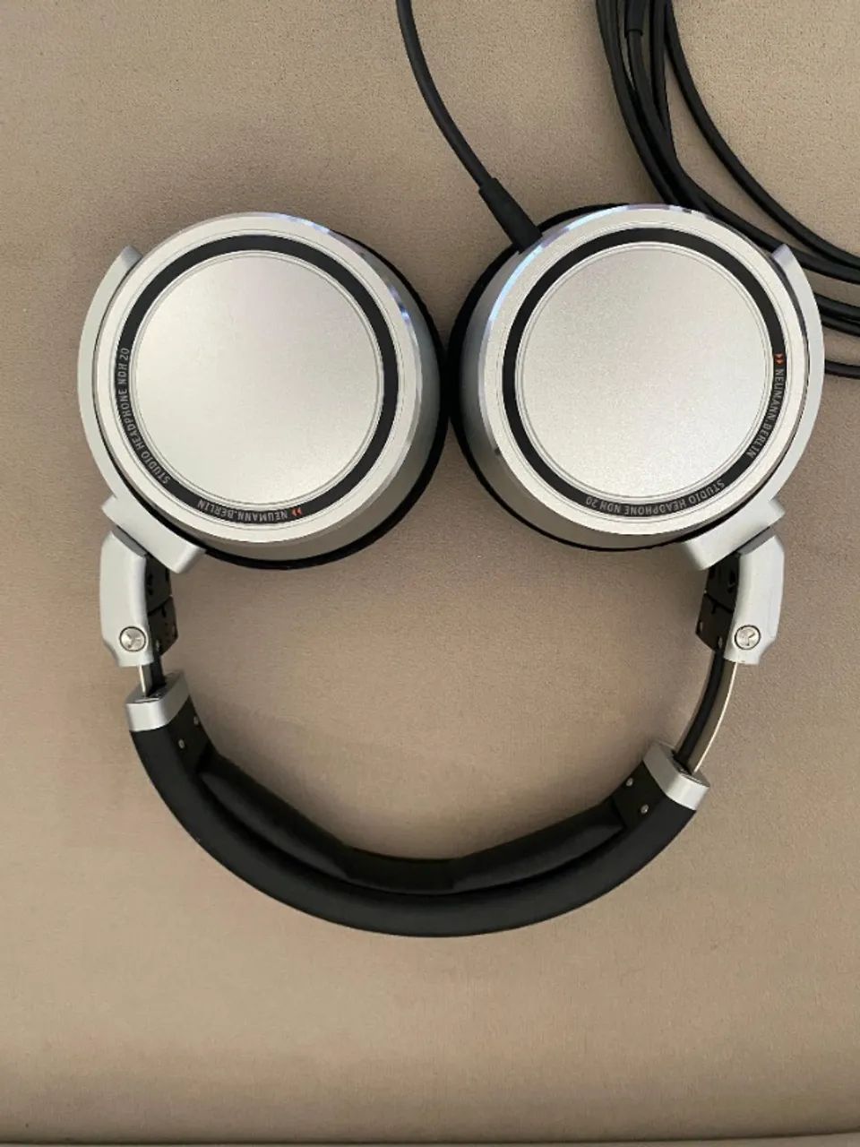 Fone de ouvido Neumann NDH 20
