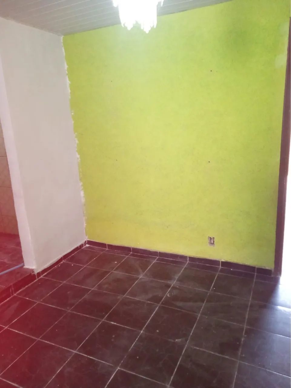 Vendo casa em Costa Barros. Tel:  * - Foto 2