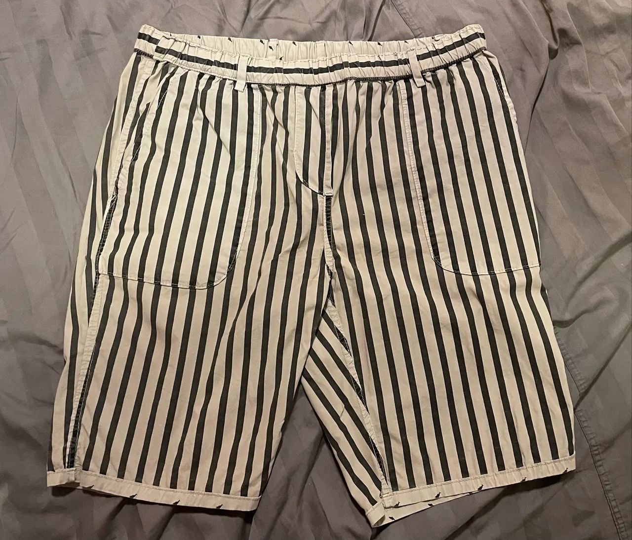 Bermuda marca ZARA - dupla face  - Foto 2