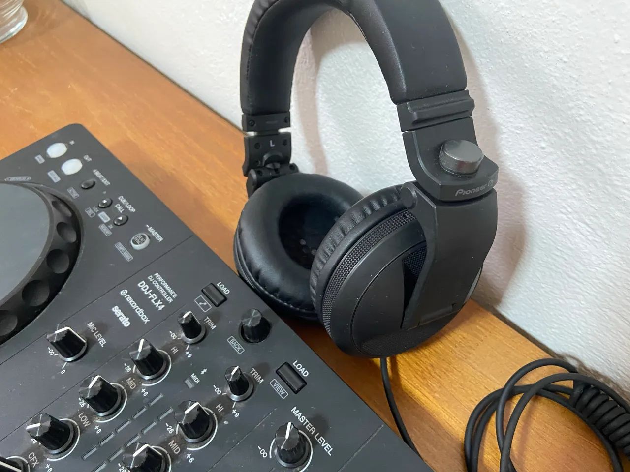 Controladora Pioneer DDJ-FLX4 + Fone Pioneer  - Foto 4