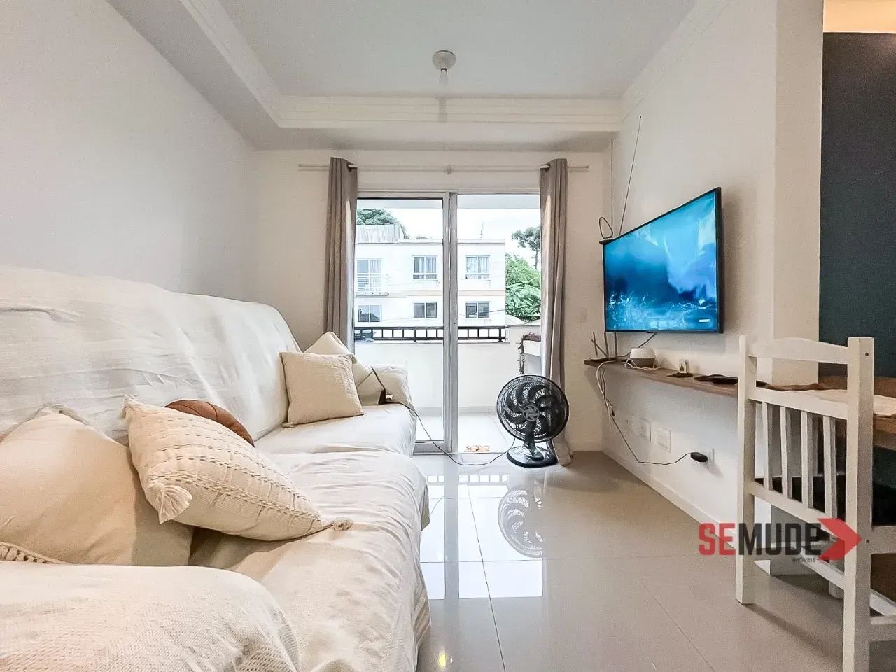 Apartamento 2 dormitórios 2 vagas próximo a UFSC - Foto 2