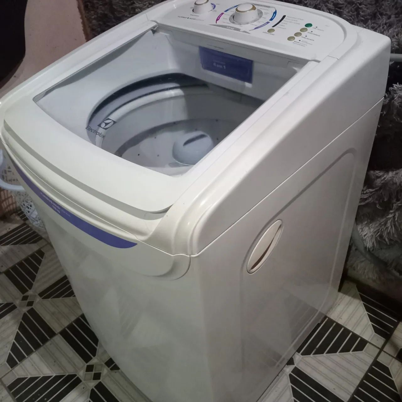 Maquina lavar eletrolux 15 kg funcionando perfeitamente  - Foto 2