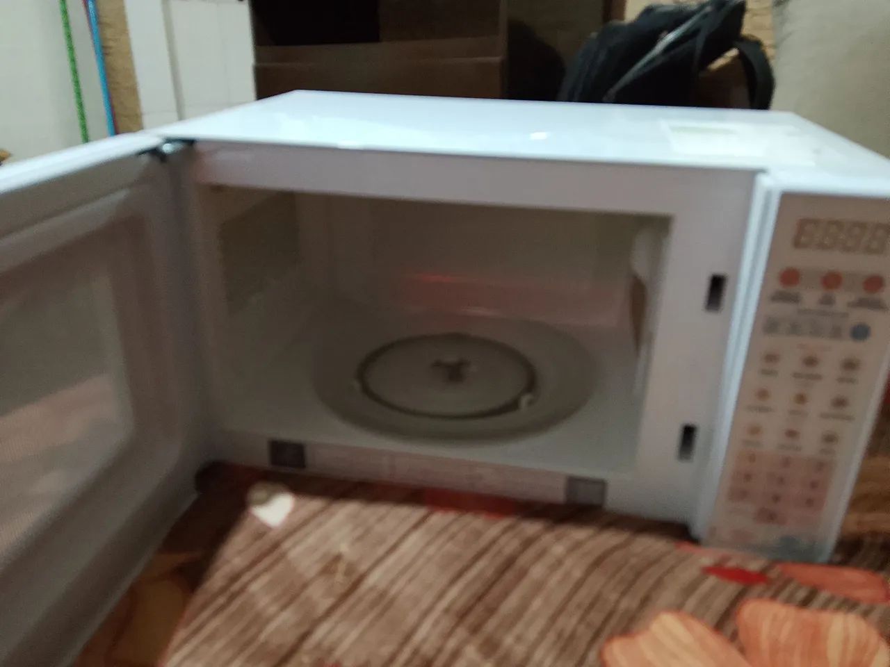 vende se um microondas Eletrolux 