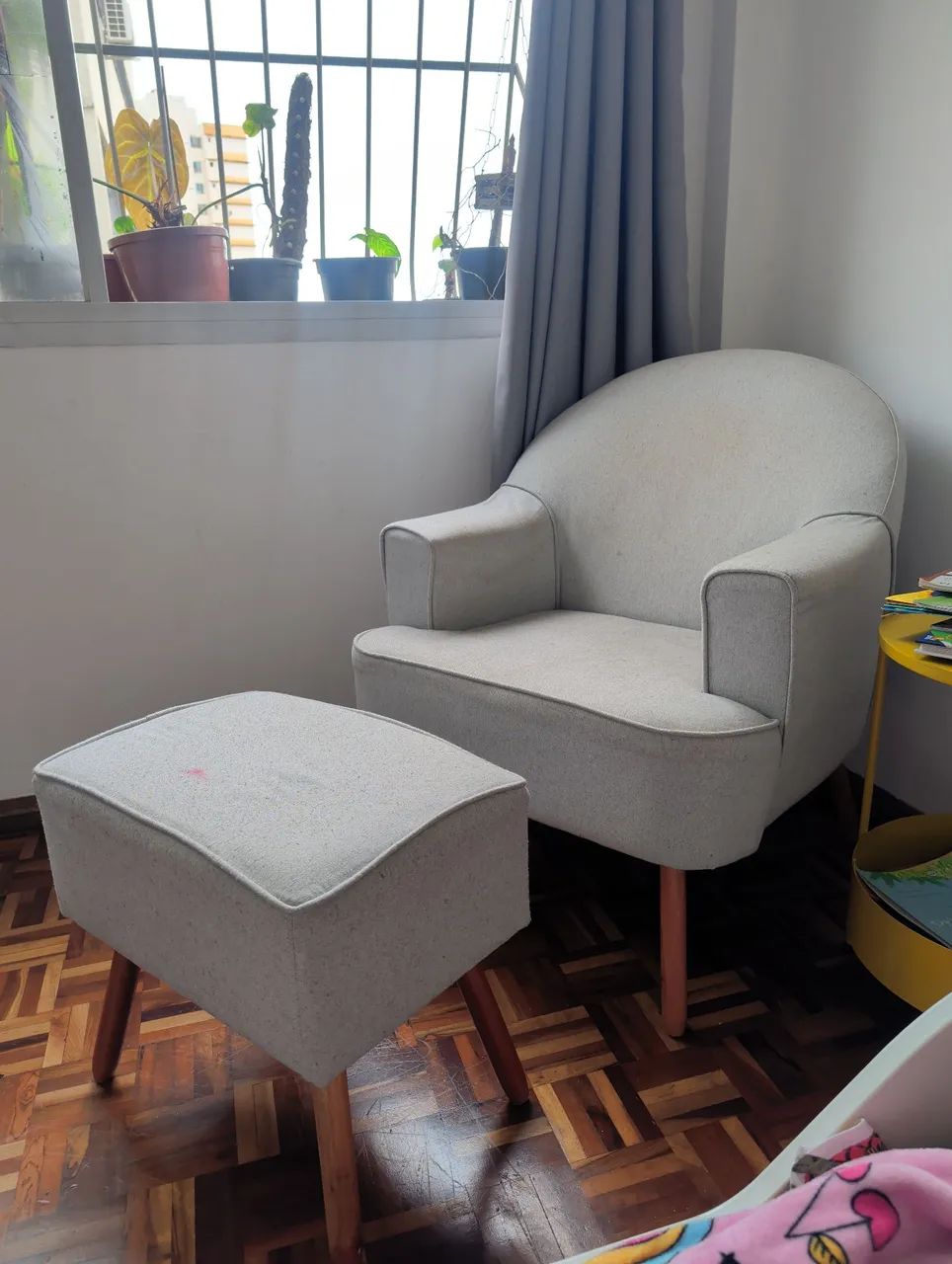 Poltrona com puff amamentação  - Foto 4