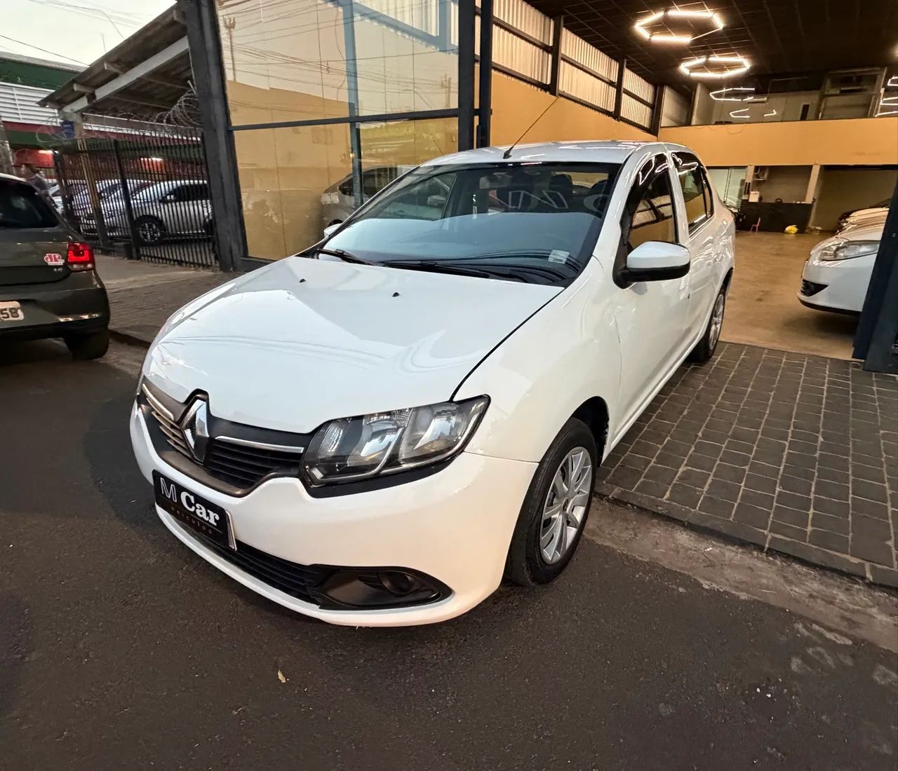 Renault Logan Expression Hi-flex 1.6 8V 4P 2014 - Foto 3